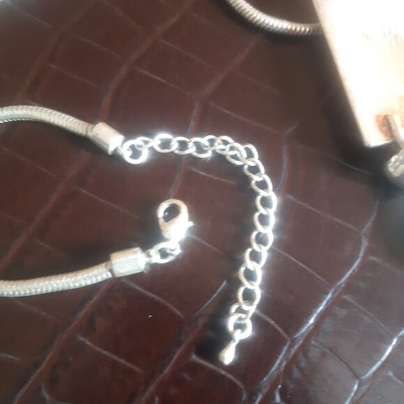 Vintage Pendant Necklace Silver Tone Metal 26" Brown, Orange & Silver Pendant - Picture 7 of 8